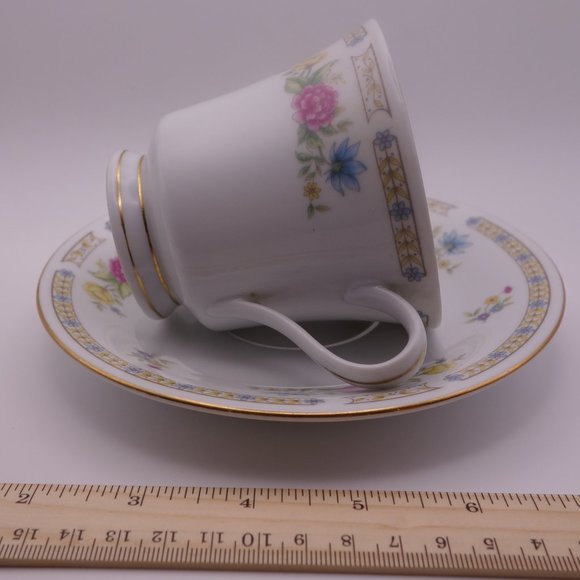 Liling Fine China Yung Shen Tea Cup and Saucer - Picture 11 of 12